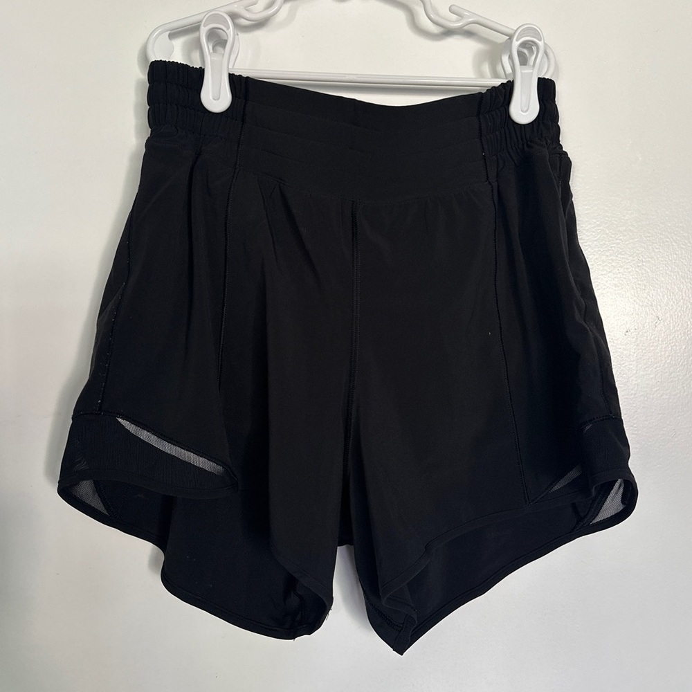 Lululemon Hotty Hot High-Rise Lined Short 4" (black)